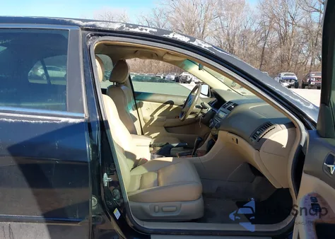 2005 Honda Accord 3.0 Ex z USA, uszkodzony, nr VIN 1HGCM66585A065477